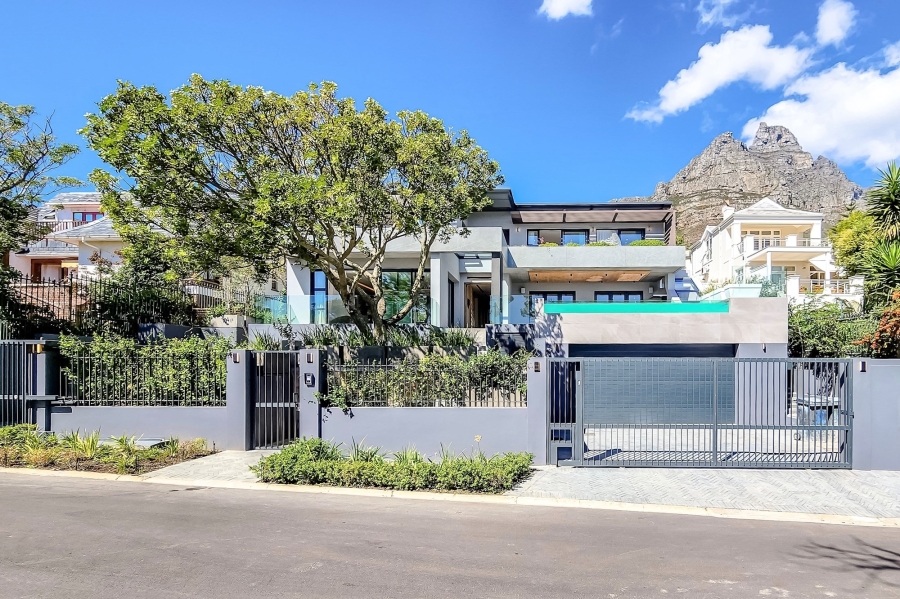 6 Bedroom Property for Sale in Camps Bay Western Cape